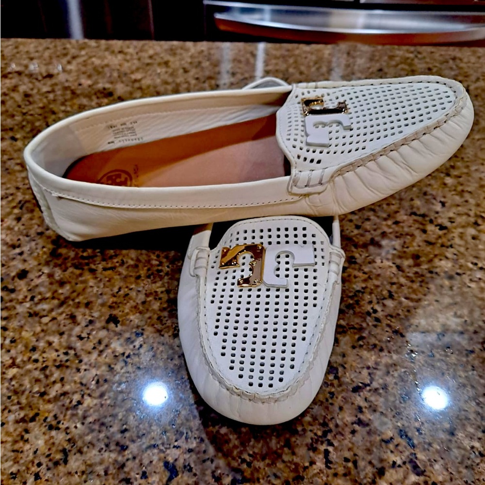 Tory Burch NEW ballet loafers.